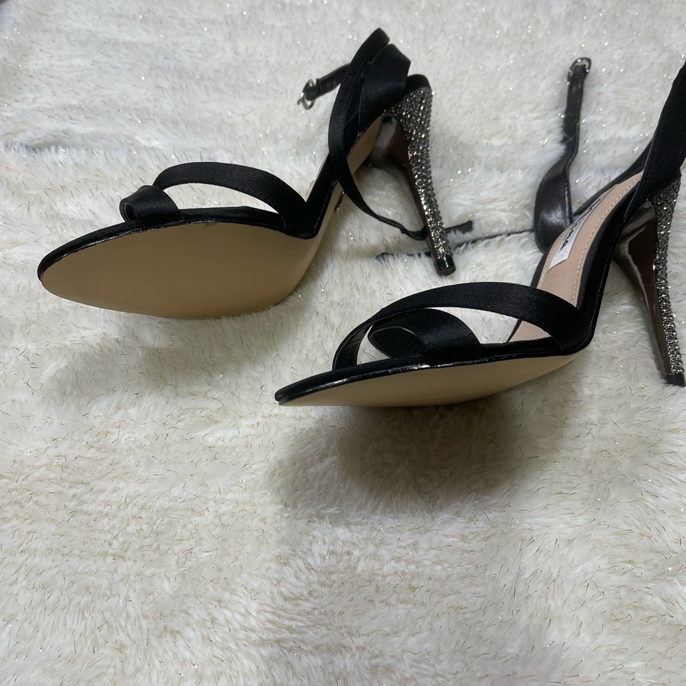 Shoes - Picture 2 of 3